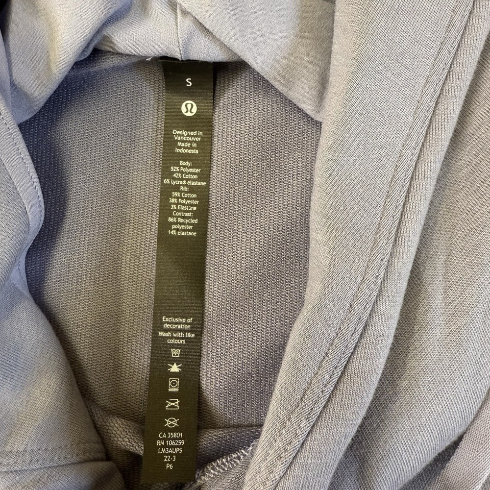 LULU LEMON Cropped Stretch Hoodie Top Gray Womens Small**. Comfort Design Detail - Picture 15 of 16